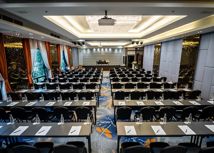 Nouvo City Hotel